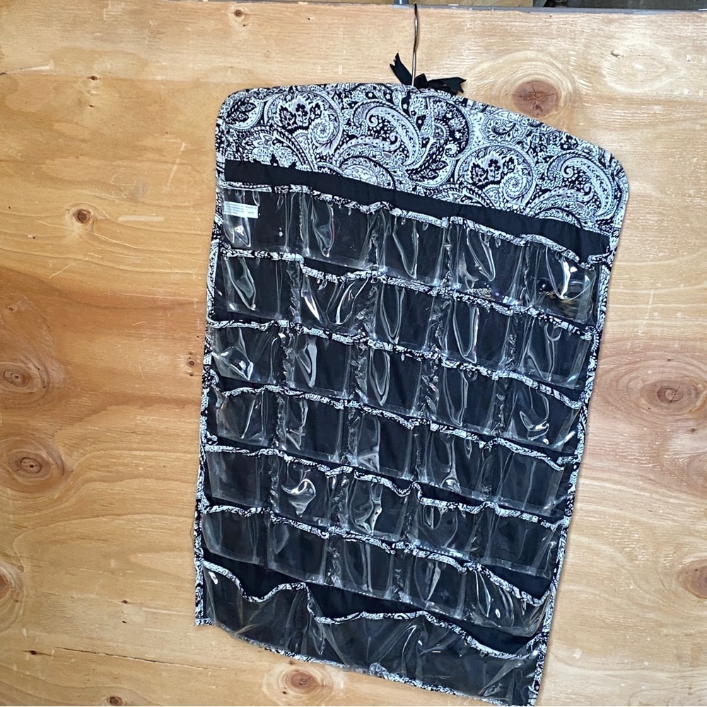 Black and White Paisley organizer